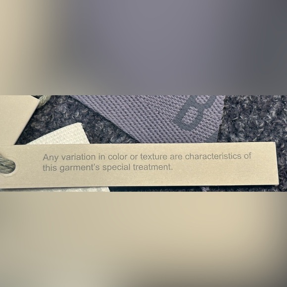 NWT Barefoot Dreams Soft CozyChic Reversible Scarf in Deep Sea Blue Indigo, OS. - Picture 9 of 10